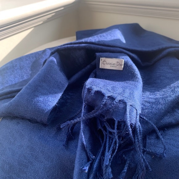 Dior | Leopard Scarf - Picture 3 of 7